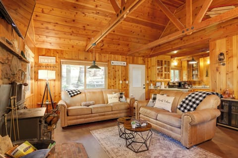 House (2 Bedrooms) | Interior