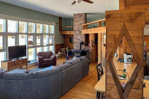 House (4 Bedrooms) | Interior