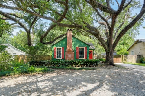 Cottage (2 Bedrooms) | Front of property