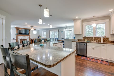 House (2 Bedrooms) | Interior