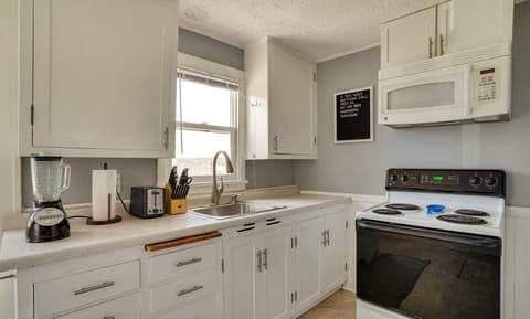 Apartment (1 Bedroom) | Interior