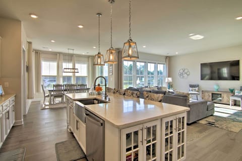 House (4 Bedrooms) | Interior