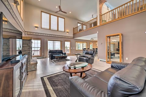 House (6 Bedrooms) | Interior