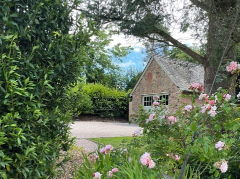 Cottage | Property grounds