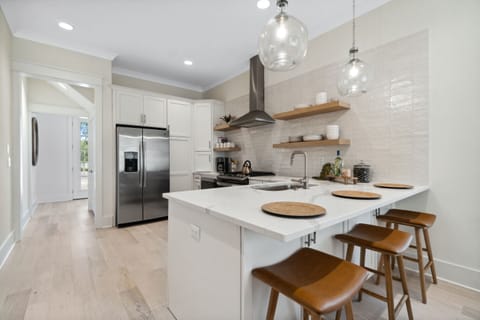 House | Private kitchen | Full-size fridge, microwave, oven, stovetop