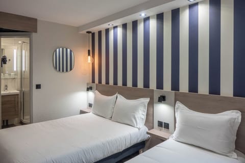 Standard Room, 1 Double Bed | Frette Italian sheets, premium bedding, Select Comfort beds, desk