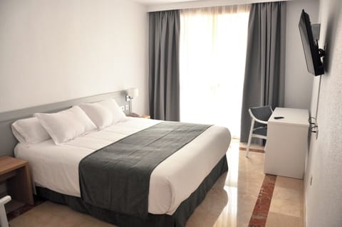 Superior Double Room, 1 King Bed | Down comforters, Tempur-Pedic beds, desk, laptop workspace