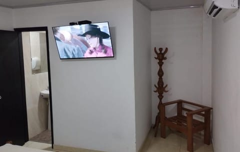 Basic Single Room | WiFi (free), bed sheets