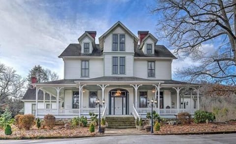 Welcome to White Pine Inn!