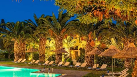 Indoor pool, 2 outdoor pools