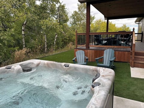 Hot Tub available Year round