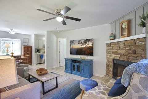 AC, Heat, Ceiling Fan, Fireplace