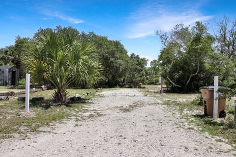 Maxtoria RV Lot Entrance from Higgins St
