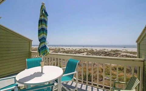 Oceanfront Deck 11 D Mariners Walk
