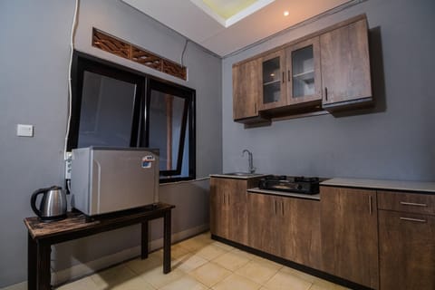 3 bedroom family suite with kitchen | Private kitchen | Electric kettle