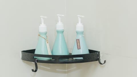 Grande suite | Bathroom | Shower, free toiletries, hair dryer, slippers