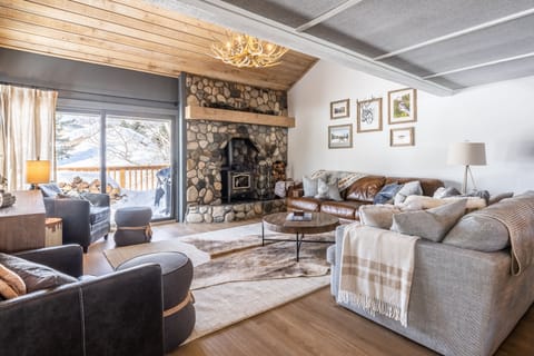 Living Room / Flat Screen TV / Wood Burning Fireplace