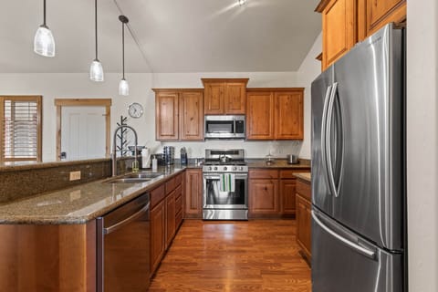 Vacation Rentals in Park City at Bear Hollow Lodges 1304: Fully-equipped kitchen