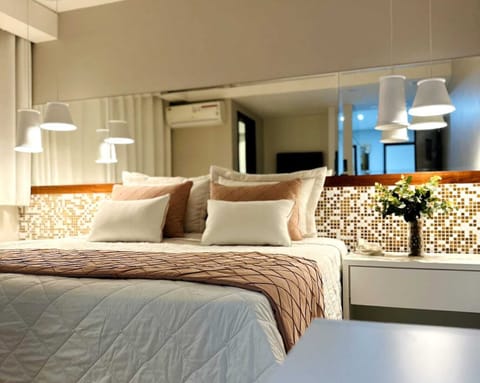Luxury Room | In-room safe, laptop workspace, blackout drapes, free WiFi