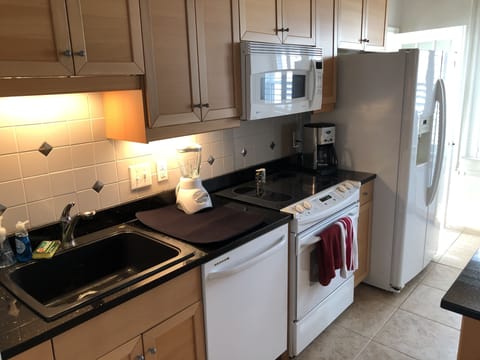 Sink, Microwave, Oven, Indoors, Sink Faucet