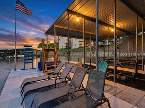 Welcome to Ozark Oasis, your next dream lake vacation starts here!