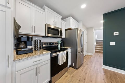 Stainless Steel Kitchen Pic #3