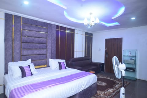 Deluxe Room | 1 bedroom, desk, laptop workspace, free WiFi