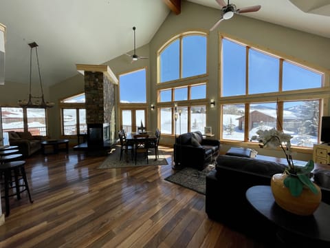 Luxury House, Multiple Bedrooms, Kitchenette, Mountainside | Living area | 55-inch LED TV with satellite channels, TV, fireplace