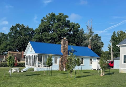 Cottage Photo