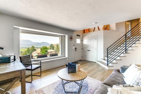 Huntsville Vacation Rental | 5BR | 3.5BA | 2,770 Sq Ft | Stairs to Access