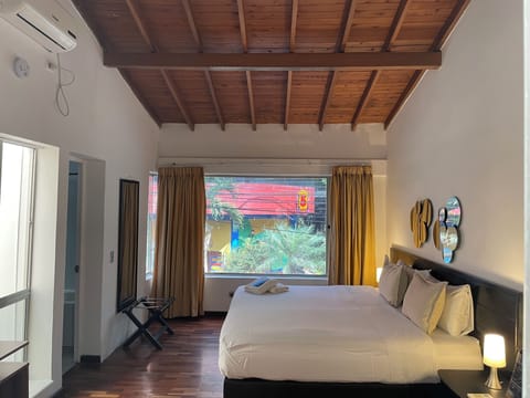 Luxury Double Room, 1 Double Bed, Private Bathroom | Free WiFi