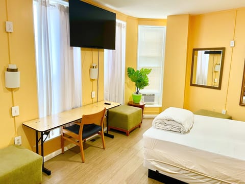 Basic Room, 1 Bedroom | Iron/ironing board, free WiFi