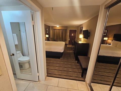 Standard Room, 1 King Bed, Non Smoking, Refrigerator | Desk, laptop workspace, blackout drapes, iron/ironing board