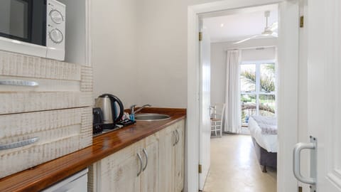 Apartment (A) With Shower | Private kitchen