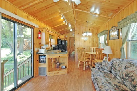 Cottage, 1 Bedroom, Non Smoking, Kitchen | Living area | Flat-screen TV