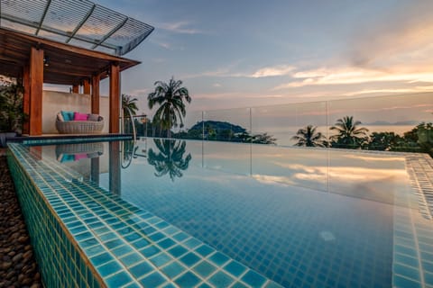 Penthouse Ocean Pool Three-Bedrooms Apartment | View from room