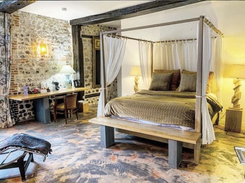 Deluxe Suite, Garden View | Premium bedding, individually decorated, individually furnished