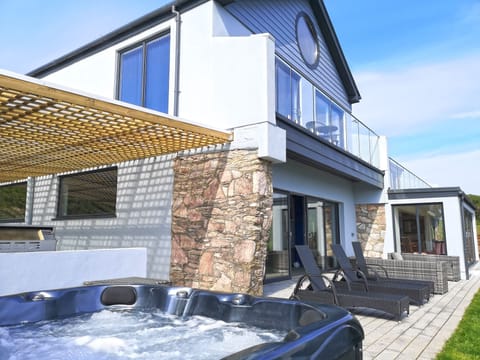 Hot Tub & Pool Entrance