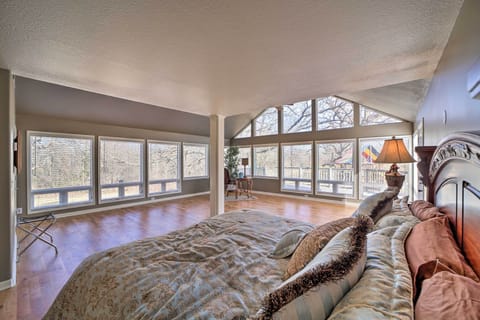 House (5 Bedrooms) | Interior