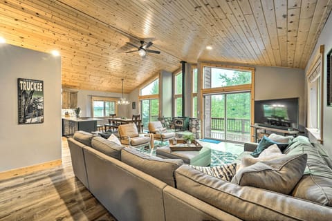House (3 Bedrooms) | Interior