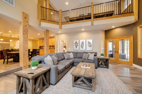 House (5 Bedrooms) | Interior