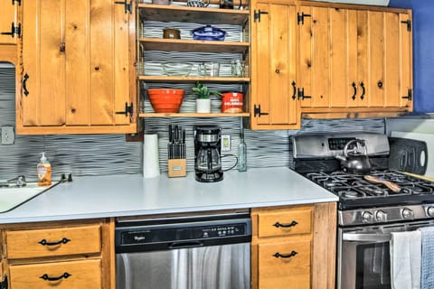 House (2 Bedrooms) | Interior