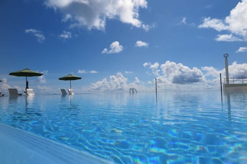 Seasonal outdoor pool
