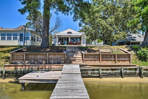 Cottage (2 Bedrooms) | Front of property