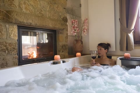 Deluxe Suite | Premium bedding, desk, laptop workspace, blackout drapes