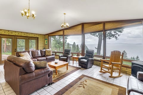 House (4 Bedrooms) | Front of property