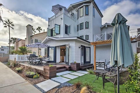 House (4 Bedrooms) | Front of property