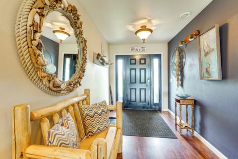House (5 Bedrooms) | Interior