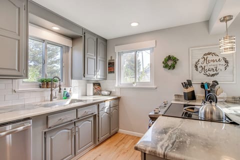 House (2 Bedrooms) | Interior