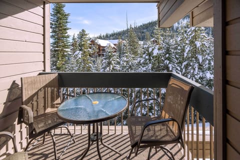 Apartment (2 Bedrooms) | Front of property